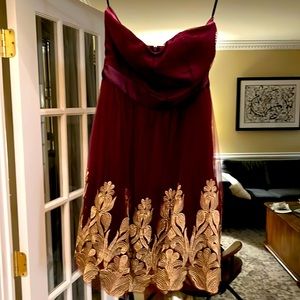 Dress size medium. Fits 6-8 women’s